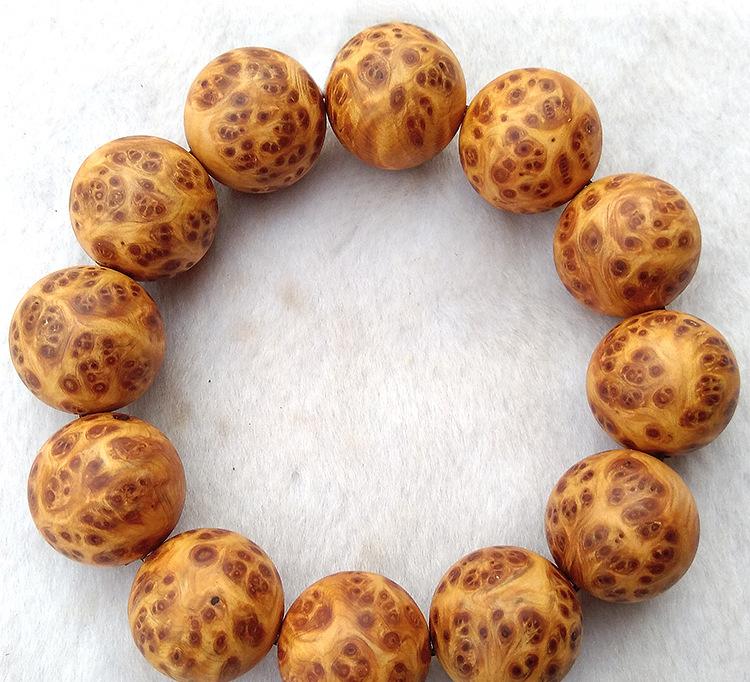 蔡少芬女儿满月终外出 老公张晋陪整头发_ag亚娱官网(图1) ag亚娱官网