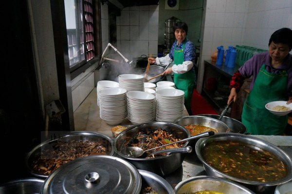 容祖儿上海签唱新碟 称此生效忠英皇“AG亚娱集团官方”(图2) AG亚娱集团官方