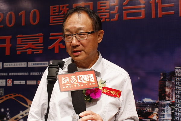 房祖名13日凌晨获释 为躲记者闯红灯:ag亚娱官网(图3) ag亚娱官网