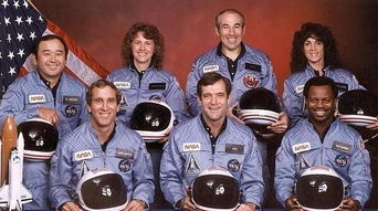 吴建豪晒婚礼现场照 与妻子共舞拥吻‘AG亚娱集团’(图4) ag亚娱官网