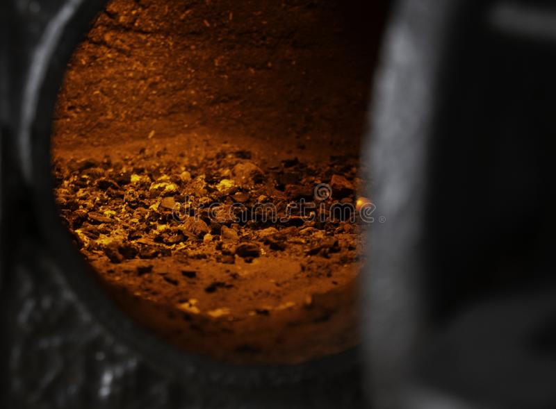 ag亚娱官网-张韶涵新歌成绩疑造假 两粉丝用69台电脑帮冲榜(图2) AG亚娱集团官方